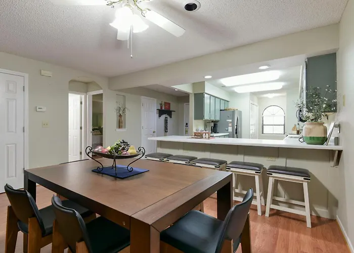 Beautiful Condos At Thousand Hills-Heart Of Branson-Spacious And Affordable