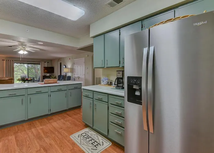 Beautiful Condos At Thousand Hills-Heart Of Branson-Spacious And Affordable
